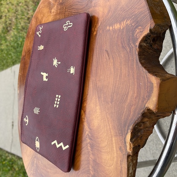 Madewell the leather pouch clutch burgundy - Picture 5 of 6